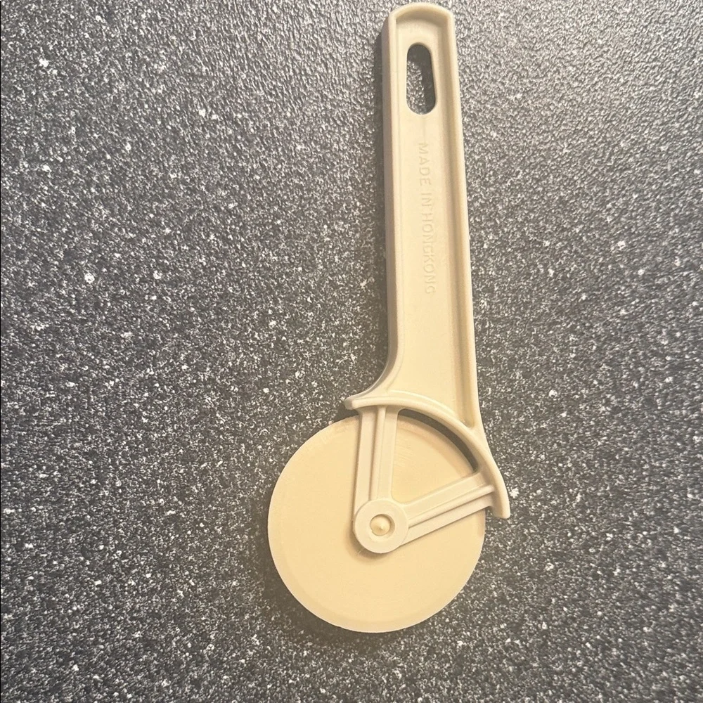 Ekco pizza cutter